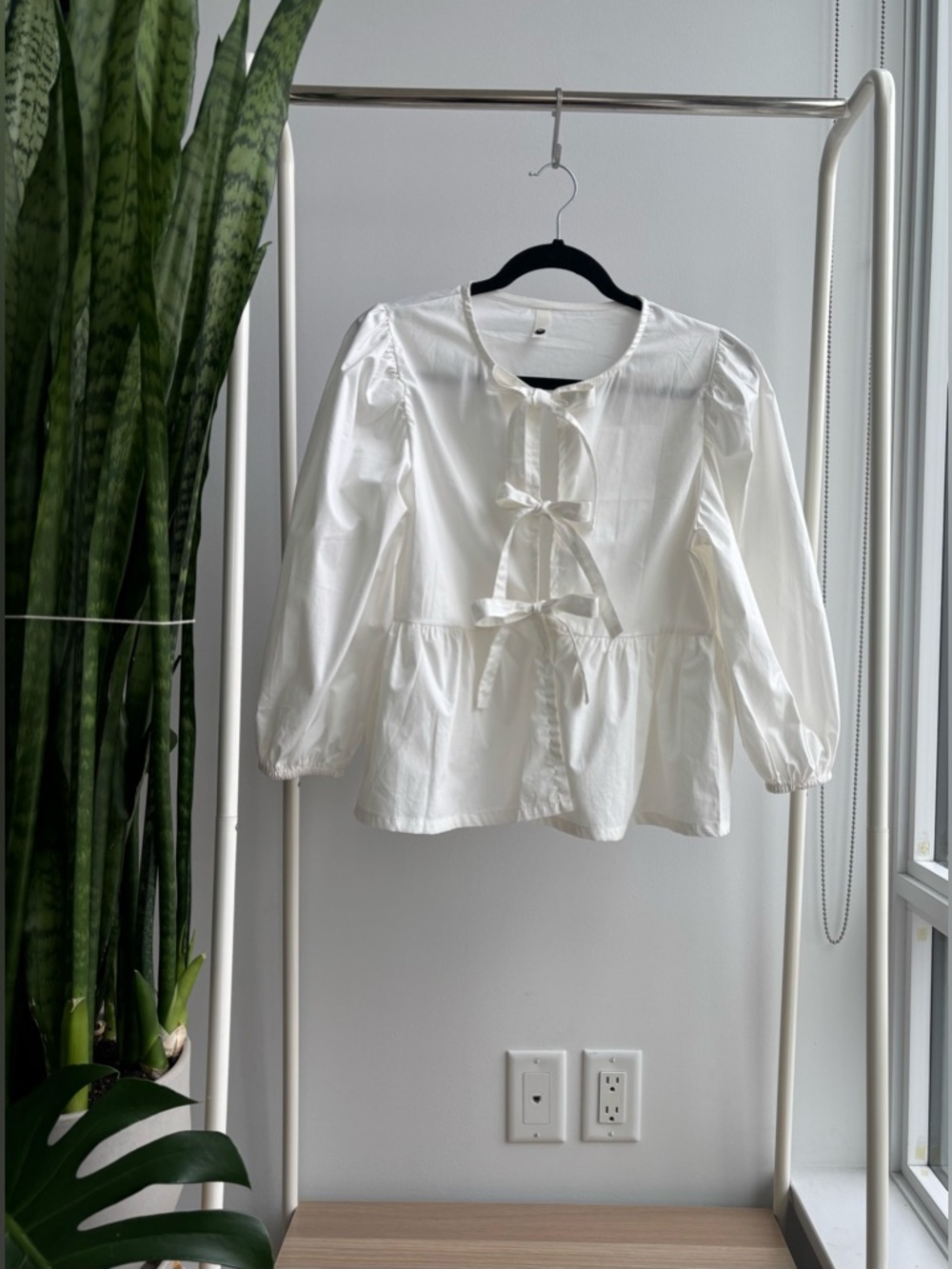 White Poplin Peplum Tie-Front Top M